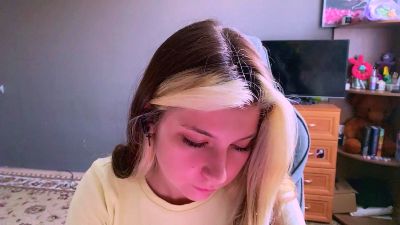KristenHorwood live cam on Cam4