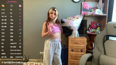 KristenHorwood live cam on Cam4