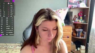 KristenHorwood live cam on Cam4