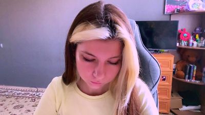 KristenHorwood live cam on Cam4
