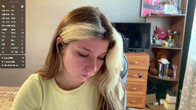 KristenHorwood live cam on Cam4