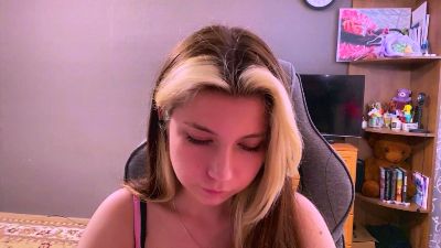 KristenHorwood live cam on Cam4