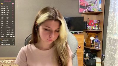 KristenHorwood live cam on Cam4