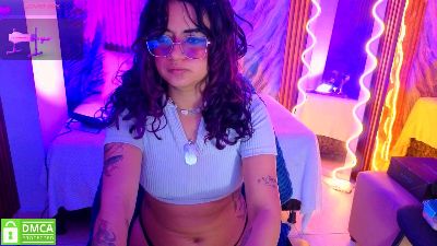 Kristen_tay live cam on Cam4