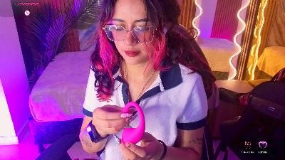 Kristen_tay live cam on Cam4