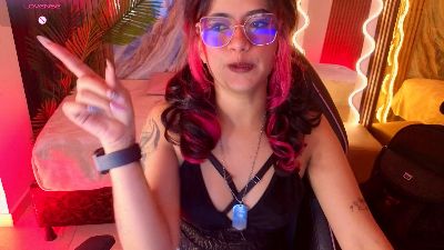 Kristen_tay live cam on Cam4