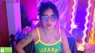 Kristen_tay live cam on Cam4