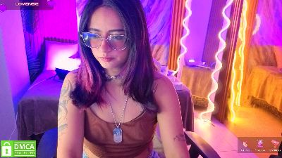 Kristen_tay live cam on Cam4