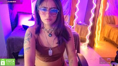 Kristen_tay live cam on Cam4