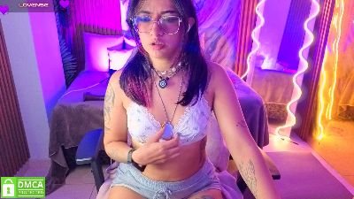 Kristen_tay live cam on Cam4