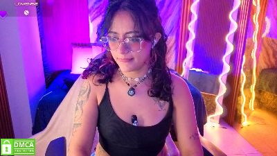 Kristen_tay live cam on Cam4