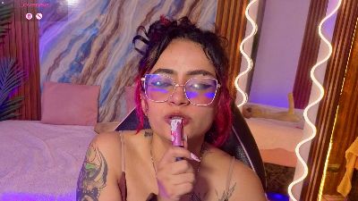Kristen_tay live cam on Cam4