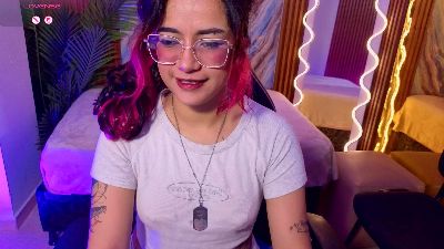 Kristen_tay live cam on Cam4