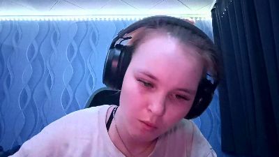 Sex chat gratuit in direct cu KristiSantti pe Cam4
