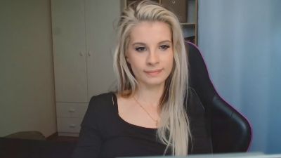KristineSensual live cam on Cam4