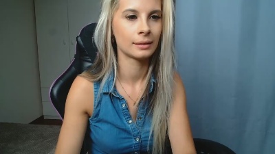 KristineSensual live cam on Cam4