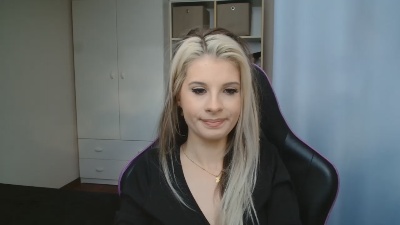 KristineSensual live cam on Cam4