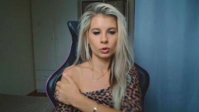 KristineSensual live cam on Cam4
