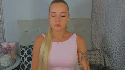 KristyAlone live cam on Cam4