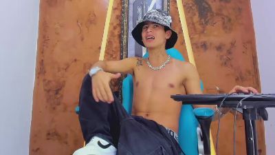 Kroddy_Sw_ live cam on Cam4