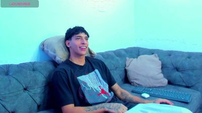 KroyWave live cam on Cam4