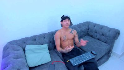 KroyWave live cam on Cam4