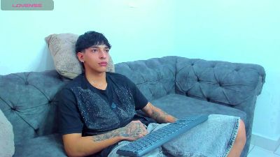KroyWave live cam on Cam4