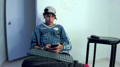 KroyWave live cam on Cam4