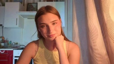 KrystaWeissman live cam on Cam4