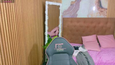 Krystal_tay live cam on Cam4
