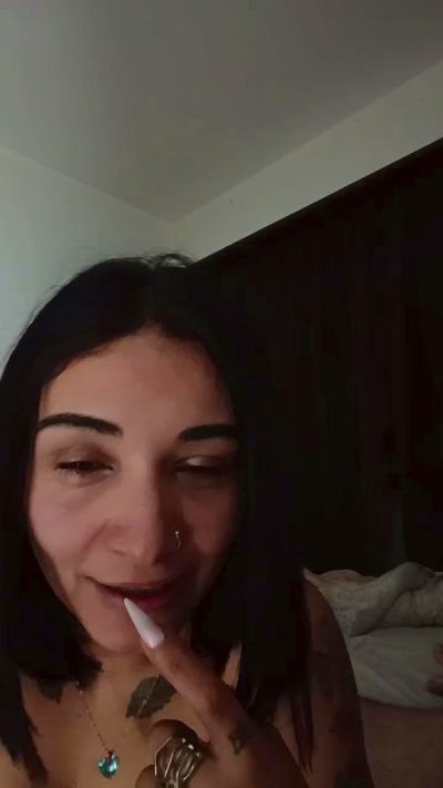 Kuromi25 live cam on Cam4