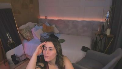 KylieMellow live cam on Cam4