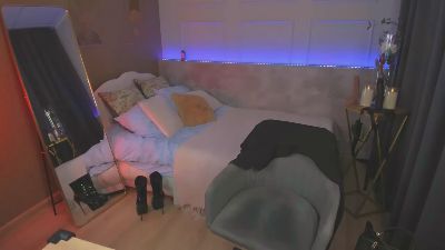 KylieMellow live cam on Cam4