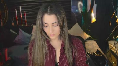 KylieMellow live cam on Cam4