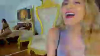KylieSweett live cam on Cam4