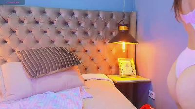 KylieSwett live cam on Cam4