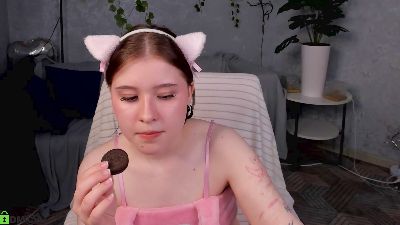 KylieVoss live cam on Cam4