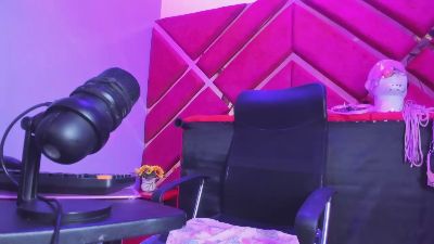 Kylie_Bloom live cam on Cam4