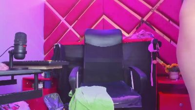 Kylie_Bloom live cam on Cam4