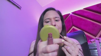 Kylie_Bloom live cam on Cam4