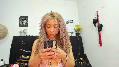 Kylie_Jen live cam on Cam4
