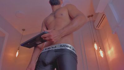 KylliamLevis live cam on Cam4