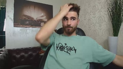 KyloEast live cam on Cam4