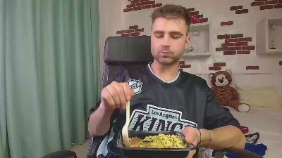 KyloEast live cam on Cam4