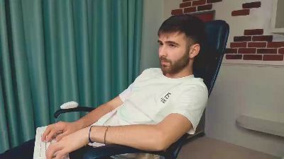 KyloEast live cam on Cam4