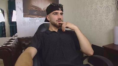 KyloEast live cam on Cam4