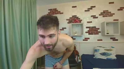 KyloEast live cam on Cam4