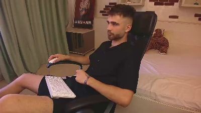 KyloEast live cam on Cam4