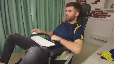 KyloEast live cam on Cam4