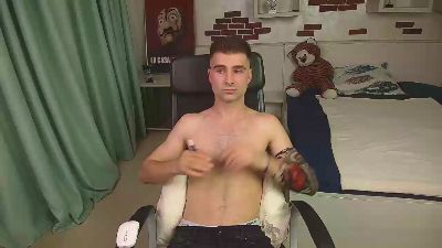 KyloEast live cam on Cam4